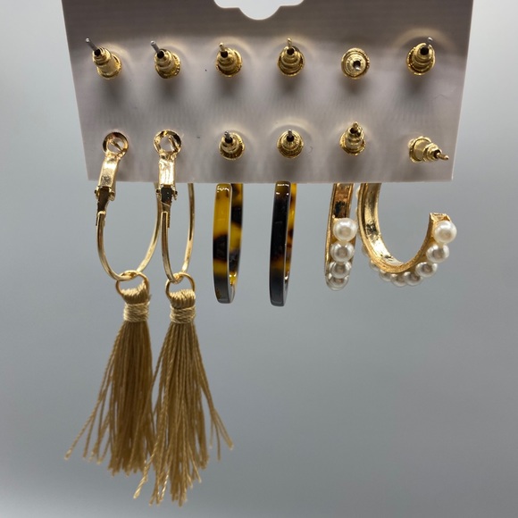 Earring Bundle 6 Pairs Gold Tone, Tassel, Button, New Never Worn - Picture 3 of 3